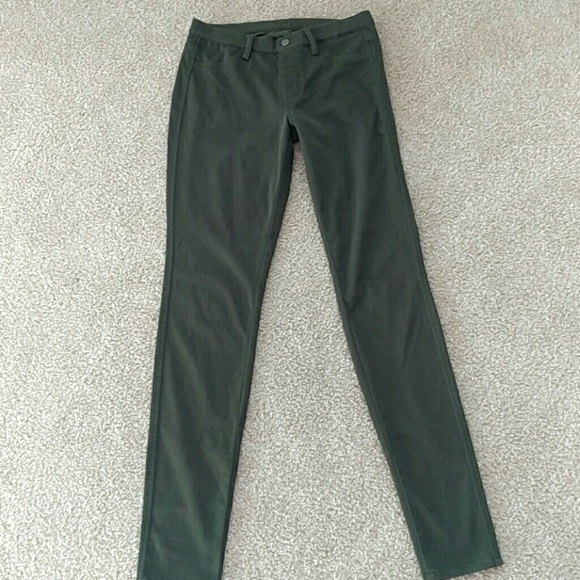 uniqlo grey trousers